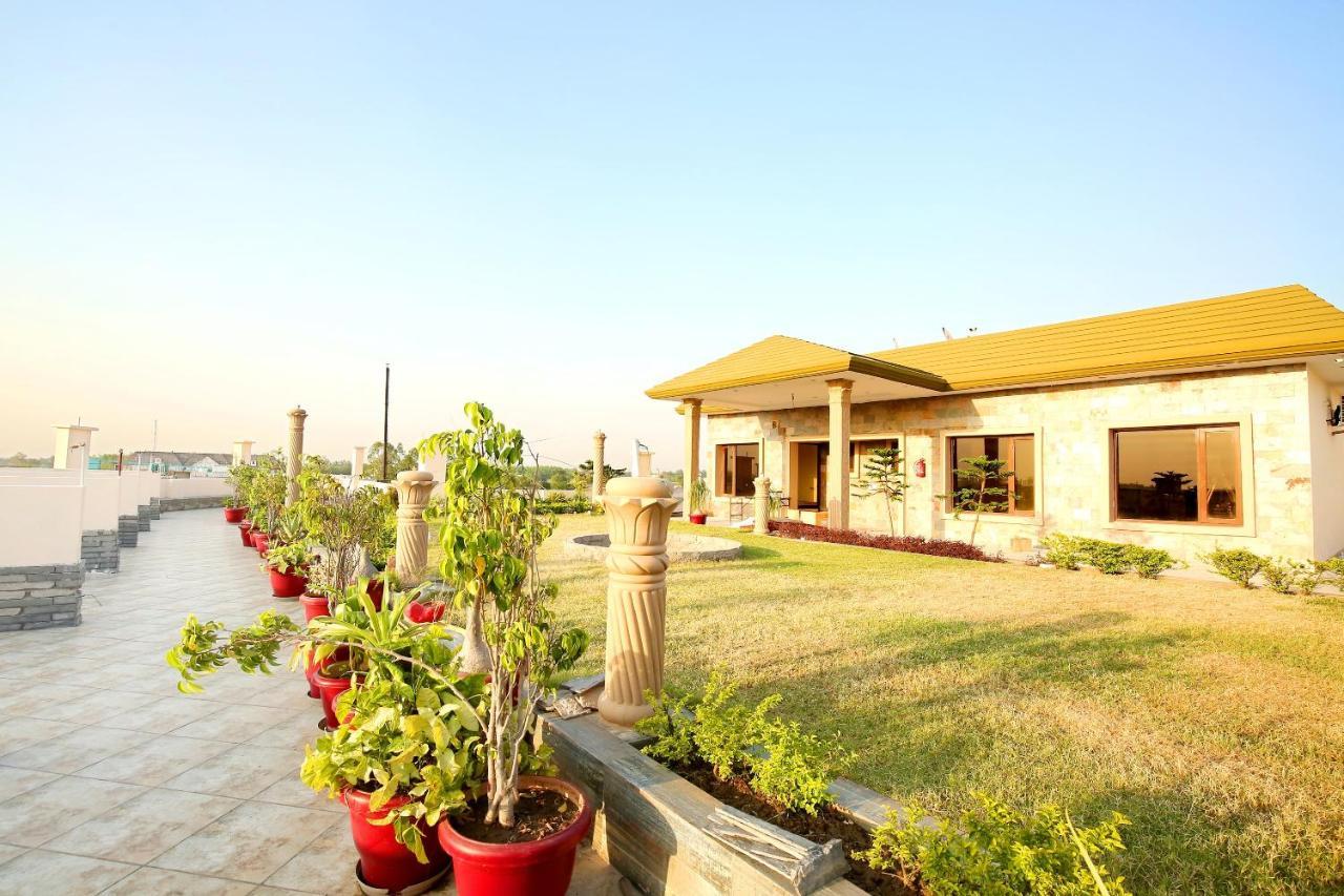 Oyo Flagship Armaan Resort Shāhpur Zewnętrze zdjęcie