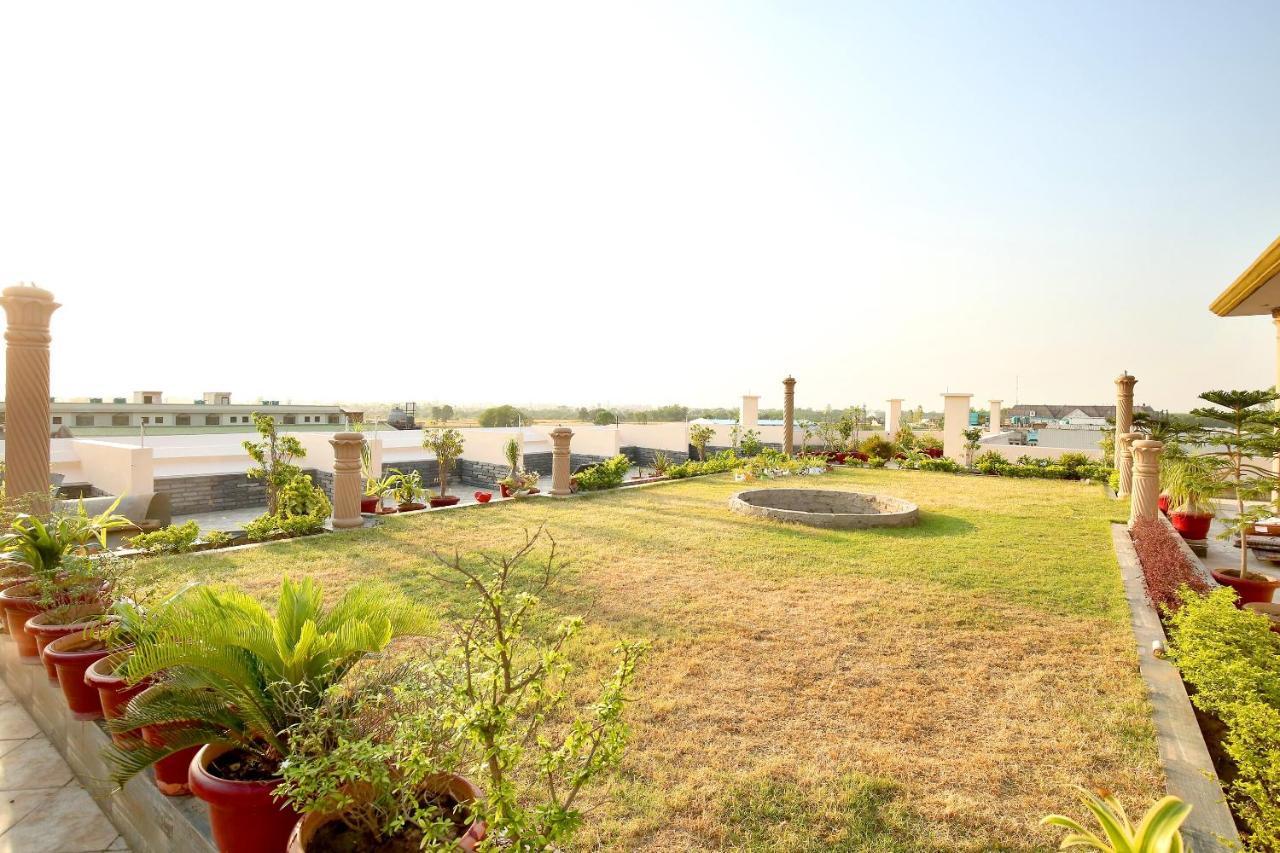 Oyo Flagship Armaan Resort Shāhpur Zewnętrze zdjęcie
