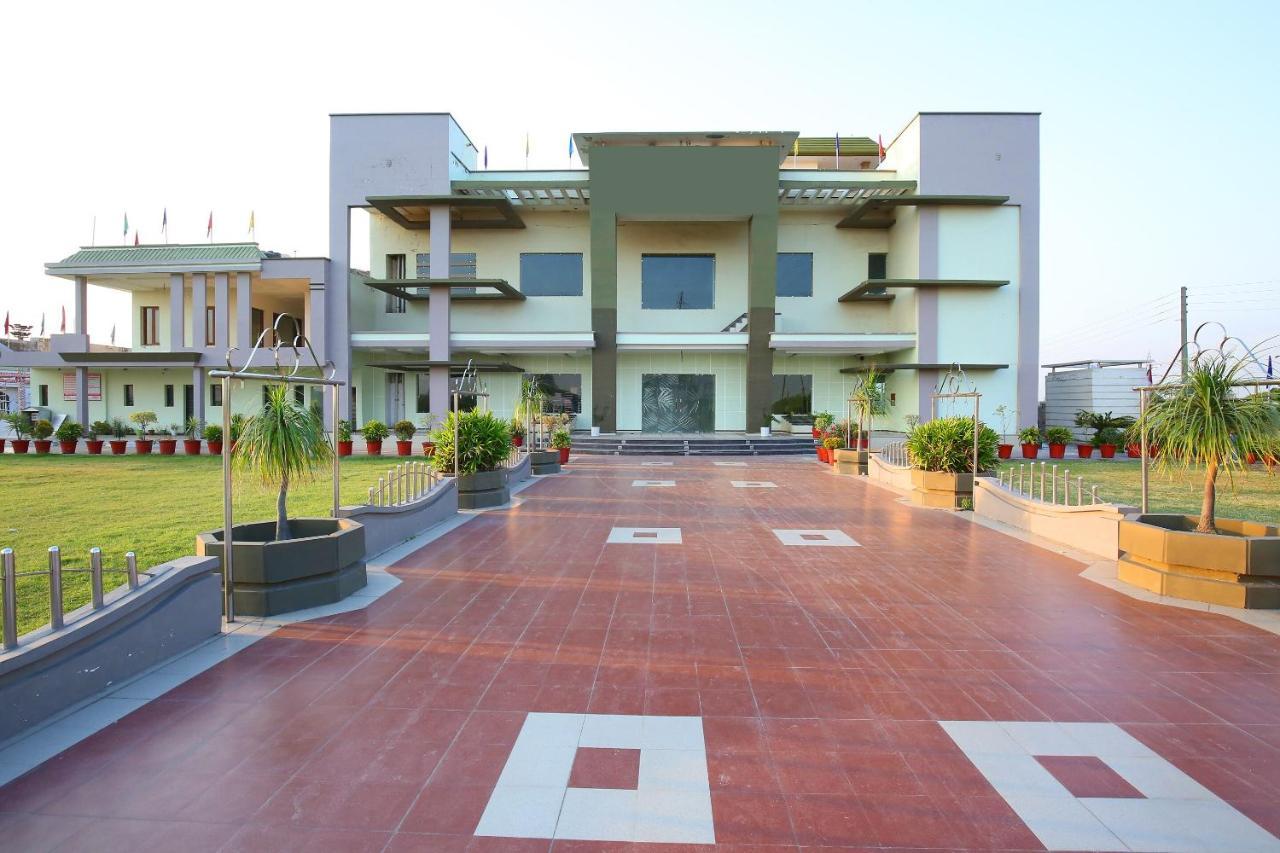Oyo Flagship Armaan Resort Shāhpur Zewnętrze zdjęcie